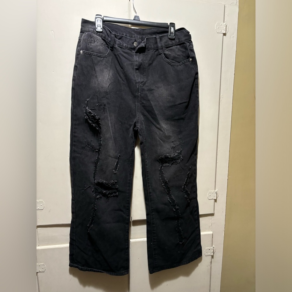 CHXS brand. Women’s black jeans. Size large